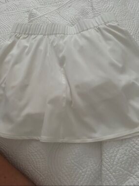 T by Talbots White Athletic Skort with Elastic Waist, M